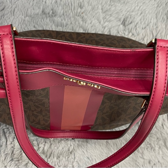 Large Michael Kors bags - Picture 8 of 16